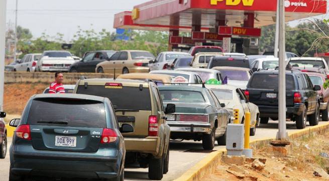 Se agudiza la escasez de gasolina en Venezuela