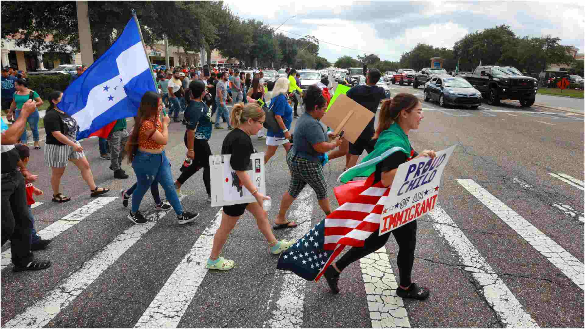Organizaciones y trabajadores marchan en Florida por «Un día sin migrantes»