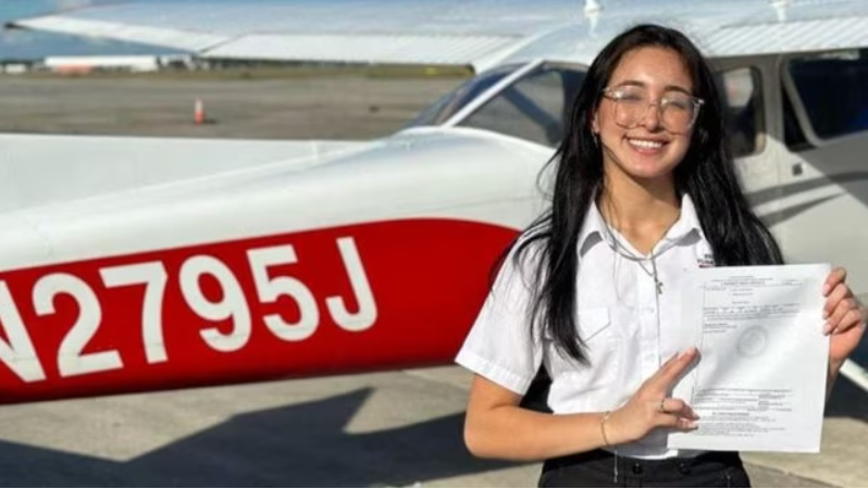 Migración: Stefany Belandria se convirtió en la piloto más joven de Latinoamérica