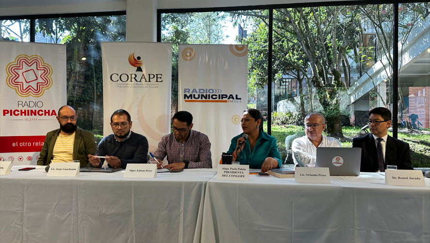 Foro riesgos y obstáculos del trabajo periodístico en Ecuador