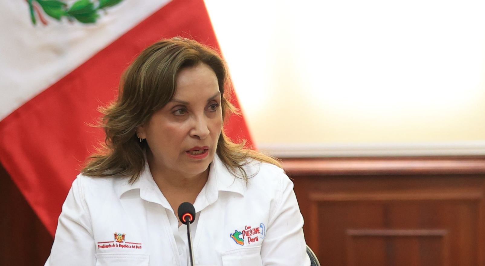 Presidenta de Perú viaja a Francia en medio de crisis por inseguridad ciudadana