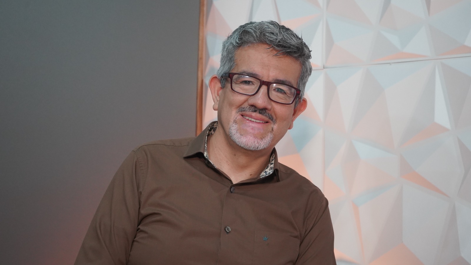 La mitad de los ecuatorianos confió en Noboa. La otra mitad no, y observa con cautela.