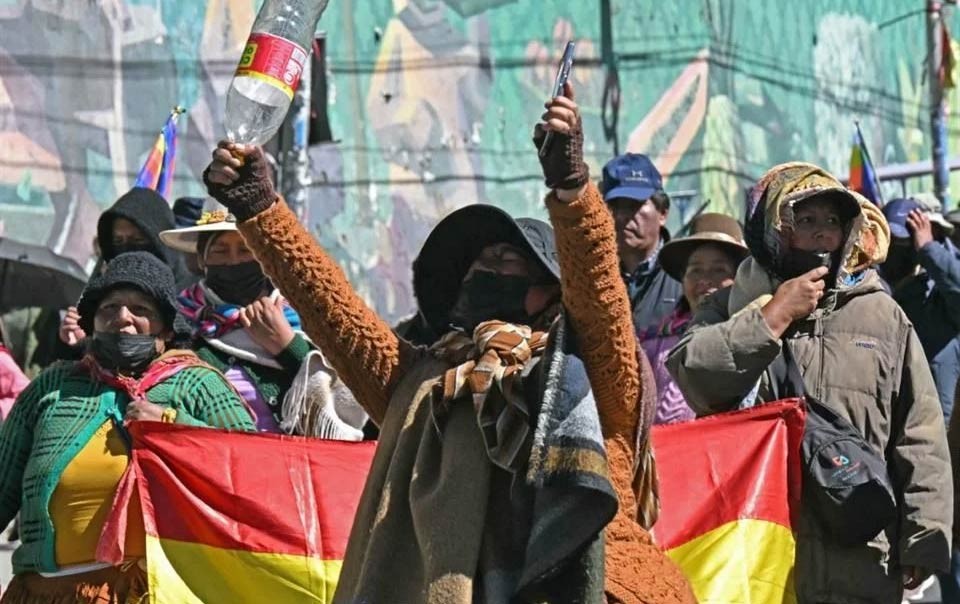 Bolivia – Se restablece la circulación vehicular y regresan los alimentos a mercados. Contacto Sur 23 Junio