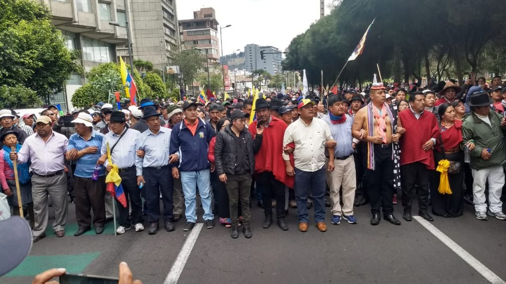 En Ecuador pasó con represión la gran marcha sobre Quito y las protestas continúan