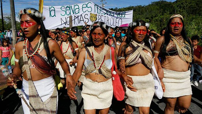 Ecuador. Waoranis confinados en la jungla de cemento.