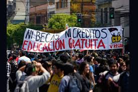 Educación: Encrucijada entre préstamos bancarios y derechos