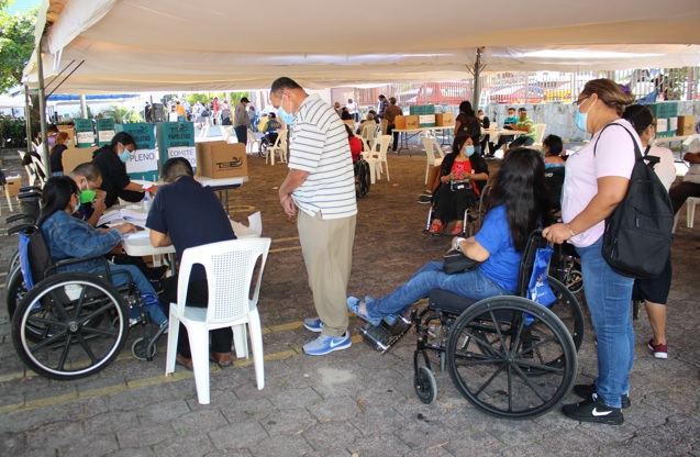 El Salvador: Personas con discapacidad en situación de desprotección, pese a Ley