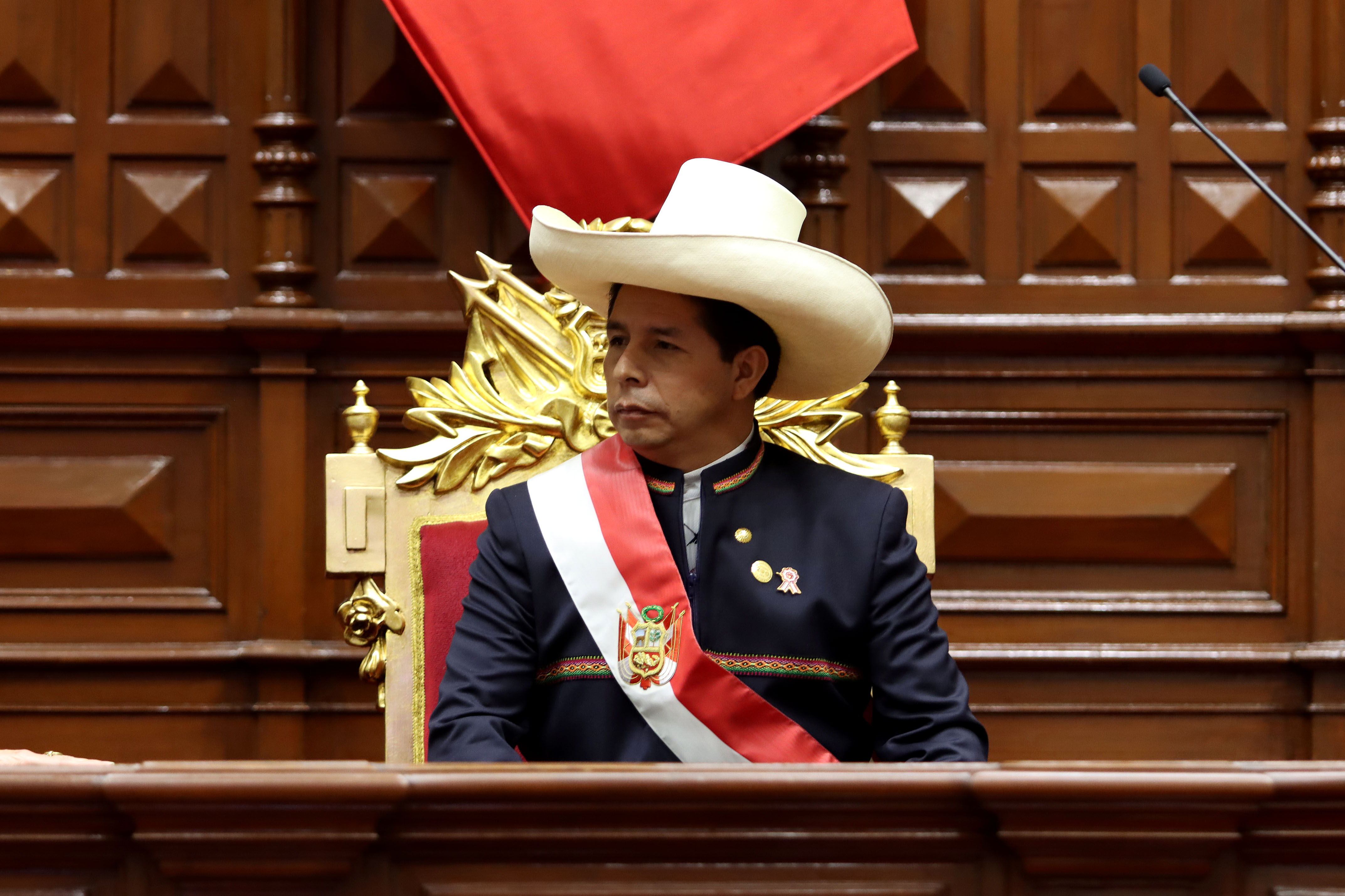 Perú: Futuro incierto e indecisiones ponen en jaque al gobierno