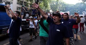 Anuncian huelga general en Argentina para el 06 de abril