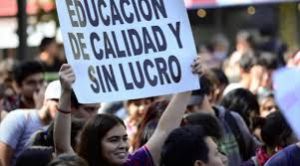 Estudiantes de Chile dan la pelea