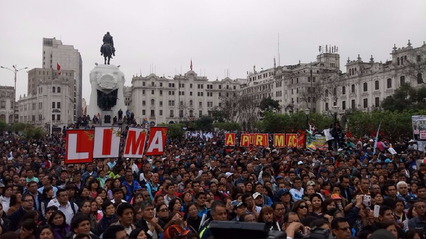 huelga de maestrosAS PERU.jpg