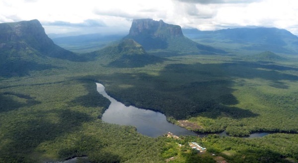 Venezuela: Realizan reunión pre-sinodal de la Amazonía en la frontera con Colombia