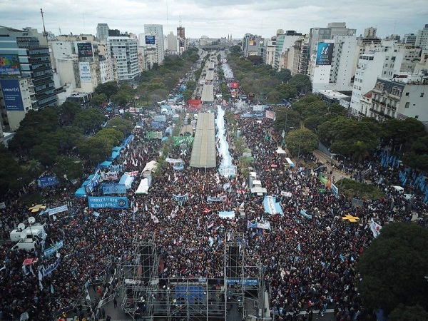 Argentina: Otra masiva movilización le dijo no al acuerdo con el FMI