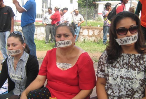 Gobierno de Honduras sería el mayor agresor de la libertad de expresión según informe de ONG