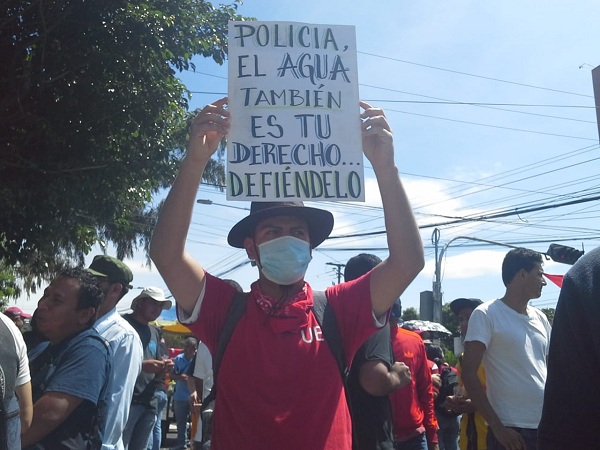 El Salvador: Continúan las manifestaciones en contra de la privatización del agua
