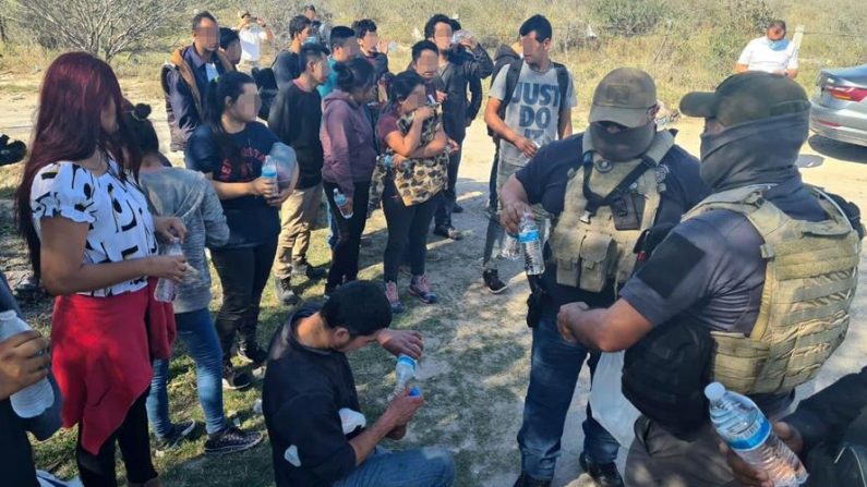 Región: Rescatan a 49 migrantes cerca de la frontera entre México y Estados Unidos