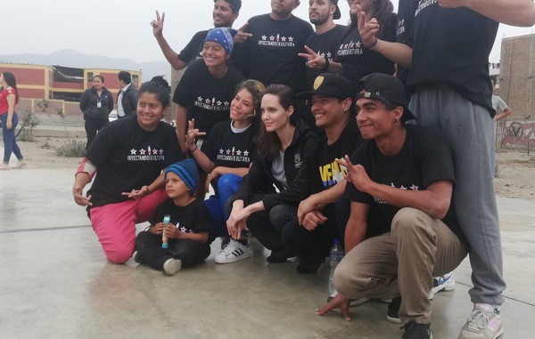 Perú: Angelina Jolie visita migrantes venezolanos para conocer su situación