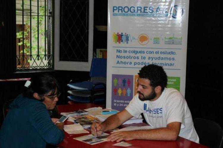 En Argentina retiran a miles de estudiantes del Programa Progresar
