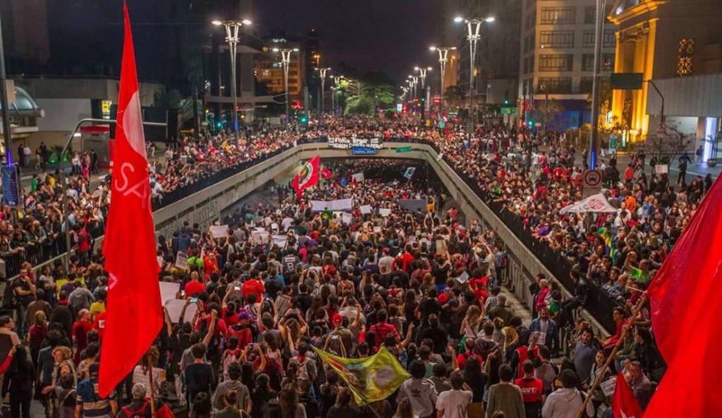 Miles volvieron a marchar contra Temer en Brasil
