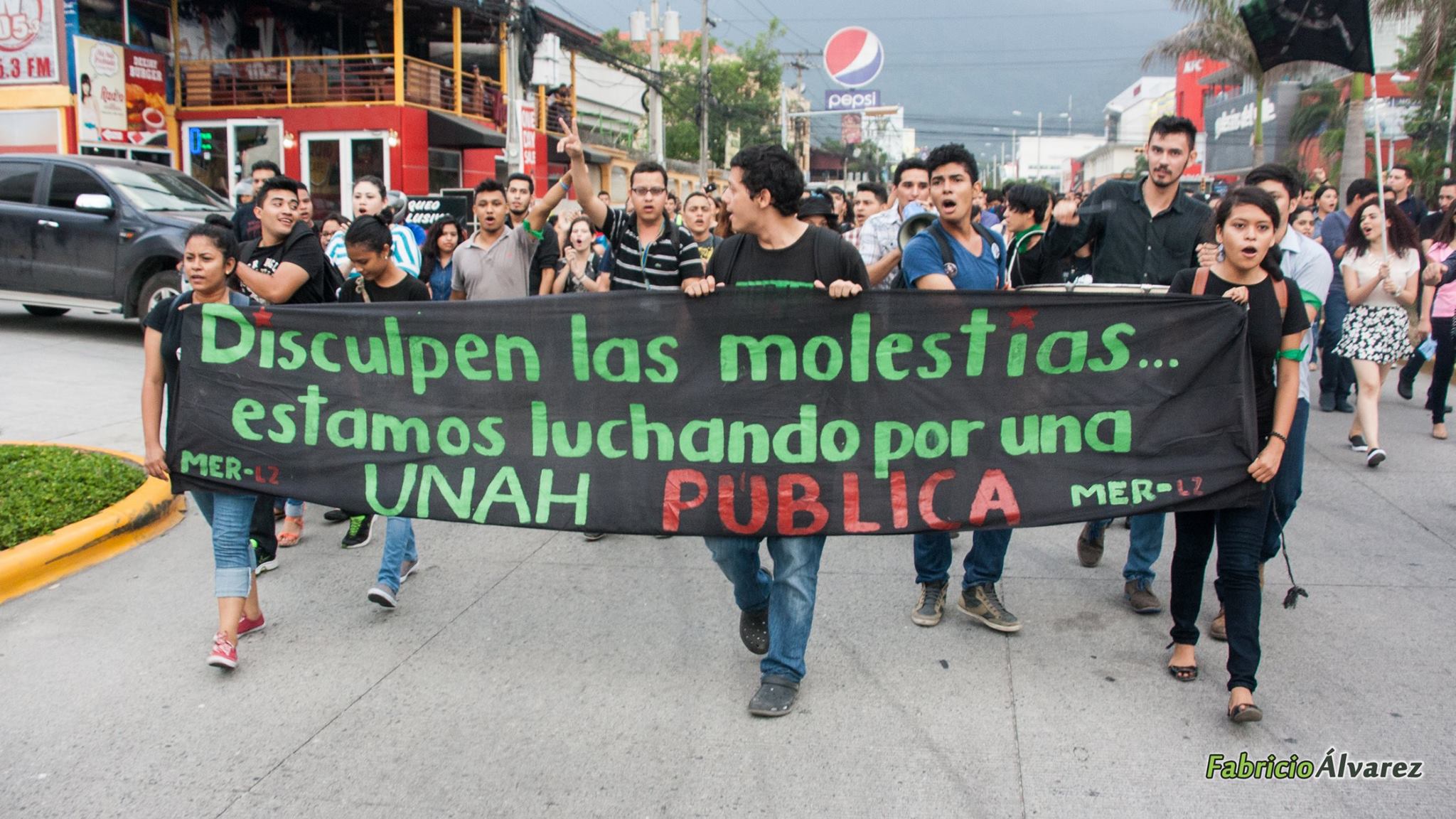 Crisis en universidad pública refleja la dictadura que vive Honduras, dice ex rector