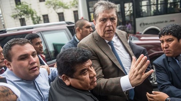Uruguay: Solicitud de asilo del ex presidente peruano Alan García desata la polémica