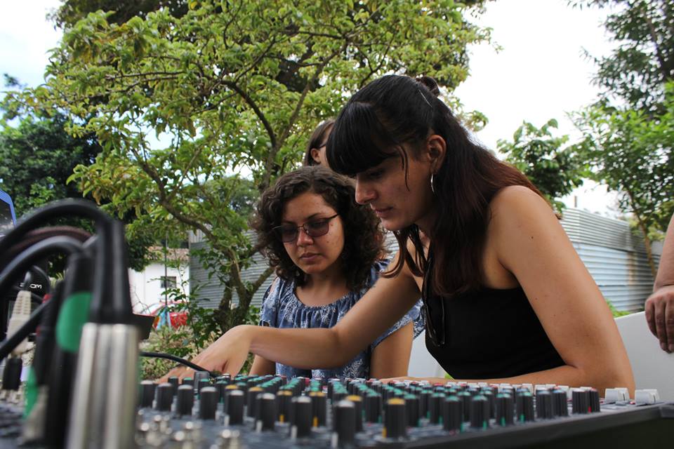 Radio Calles y Cuerpos, una iniciativa radiofónica feminista en Costa Rica.