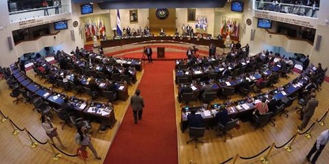 En El Salvador, la madrugada del pasado 28 de septiembre la Asamblea Legislativa aprobó una cuestionada reforma al sistema de pensiones
