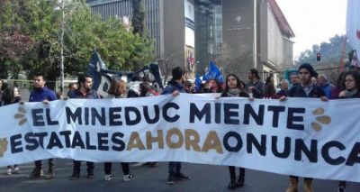 Chile: Estudiantes universitarios se movilizaron en rechazo a la reforma a la educación superior 