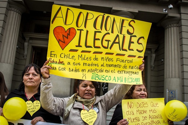Chile - adopciones irregulares.jpg