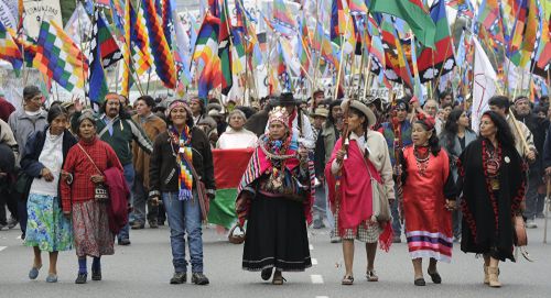 indigenas argentina.jpg