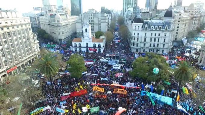 Argentina: Sindicatos y movimientos populares volverán a marchar el 22 FEB.