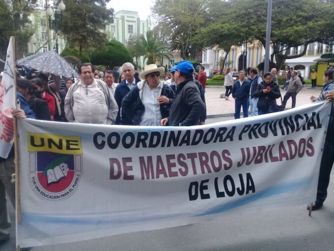 En Ecuador maestros jubilados cumplieron 2 semanas en huelga de hambre